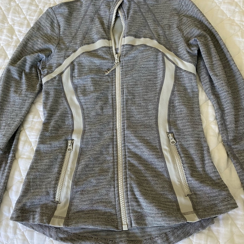Lululemon jacket - Picture 4 of 7